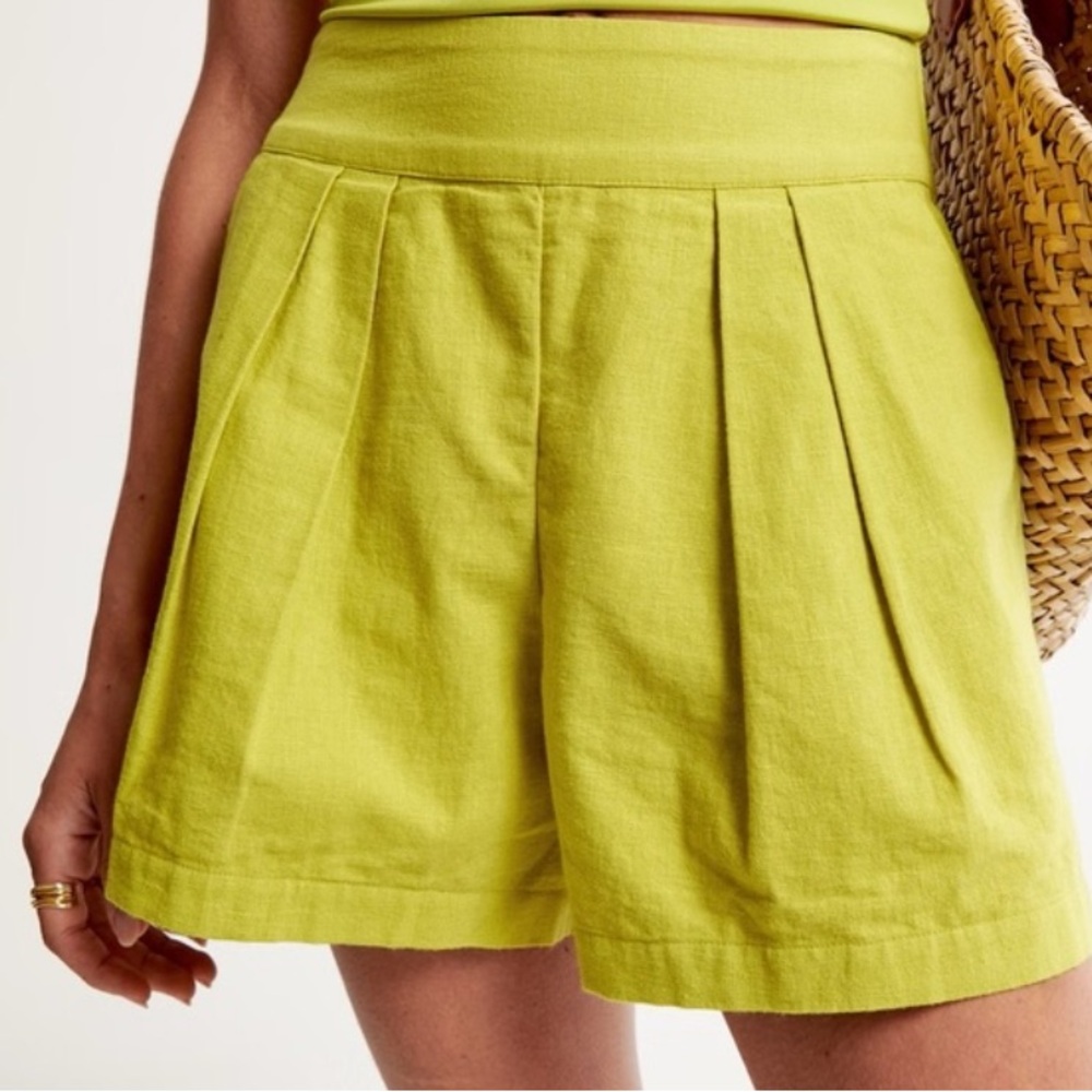 Abercrombie Bright Green Linen-blend Pleated Shorts